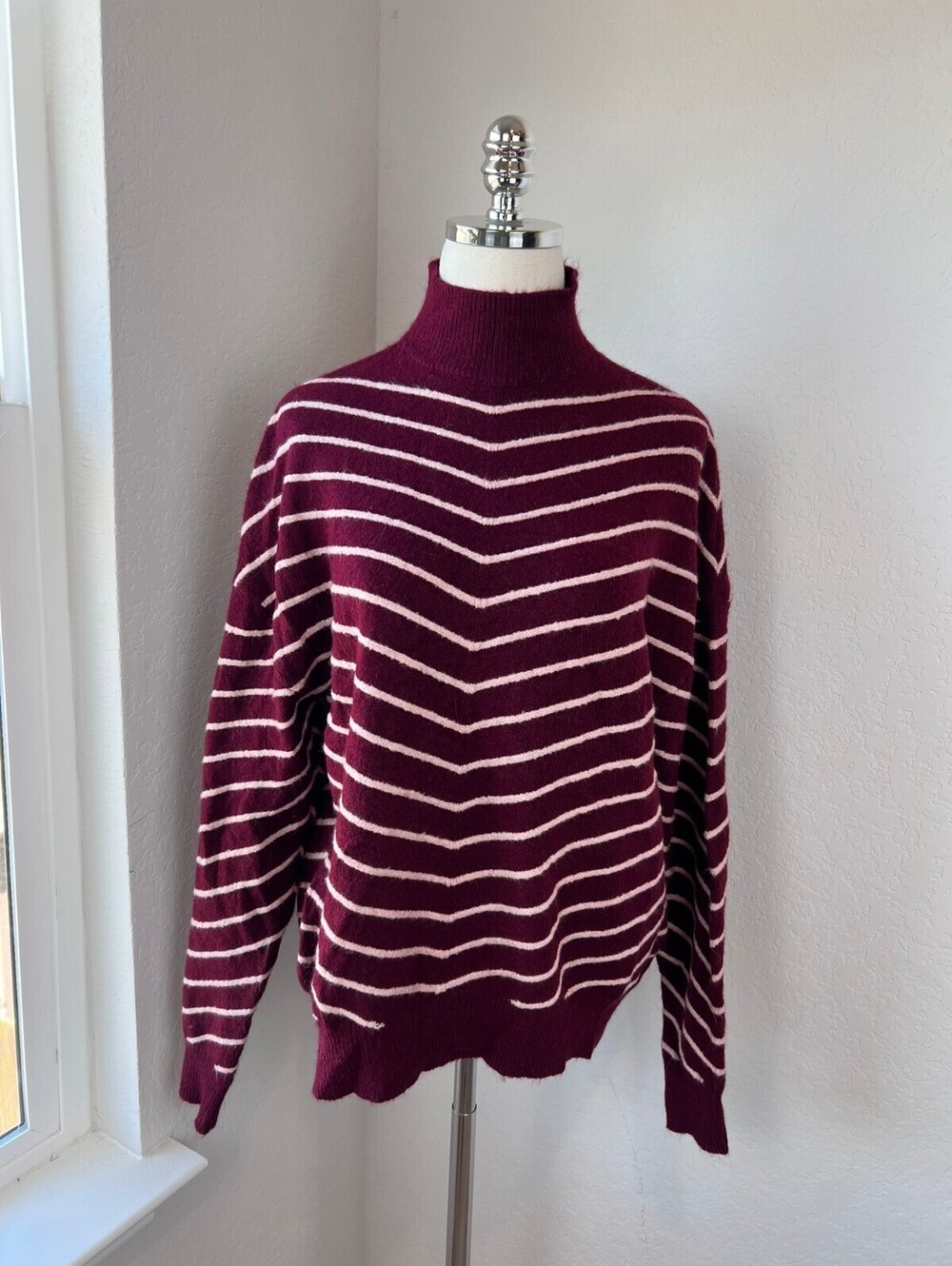 Liz Claiborne Burgundy Striped Turtleneck Sweater size Medium